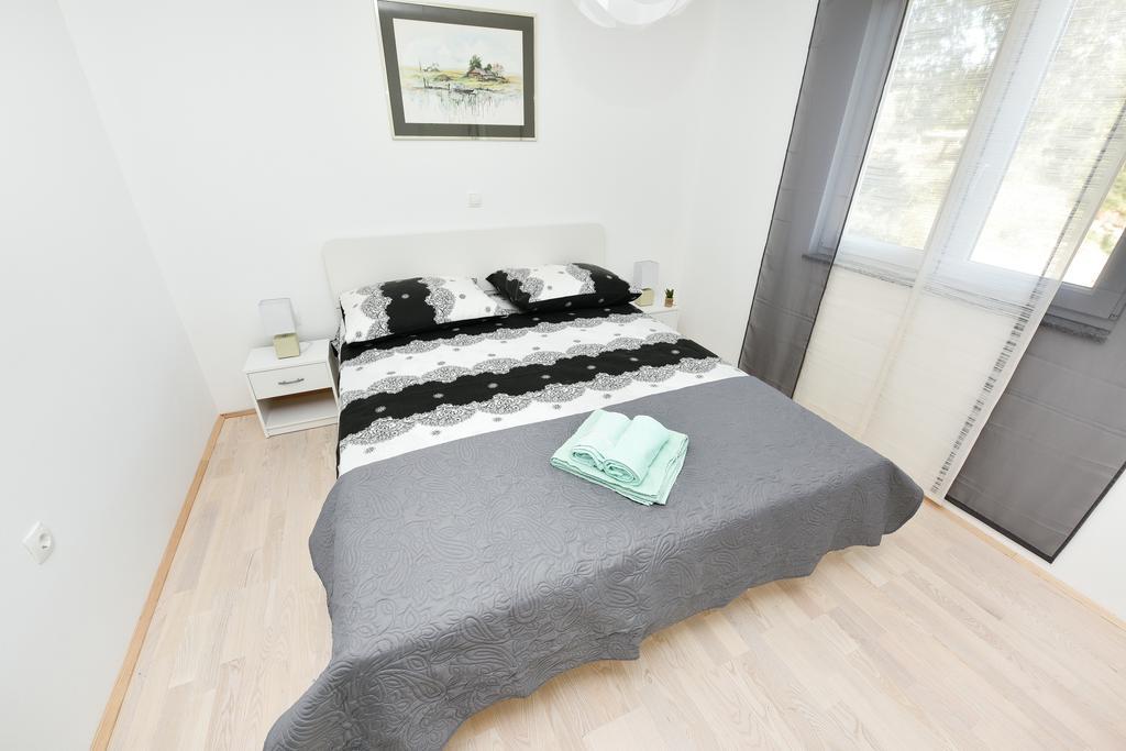 Apartman Kresan Sukosan Exterior photo